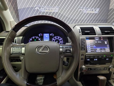 Used 2017 Lexus GX 460 image 20