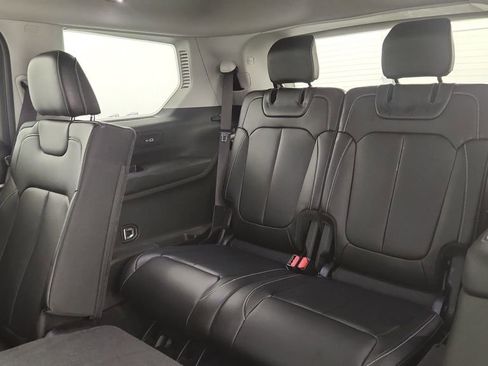 Used 2021 Jeep Grand Cherokee L Limited image 34