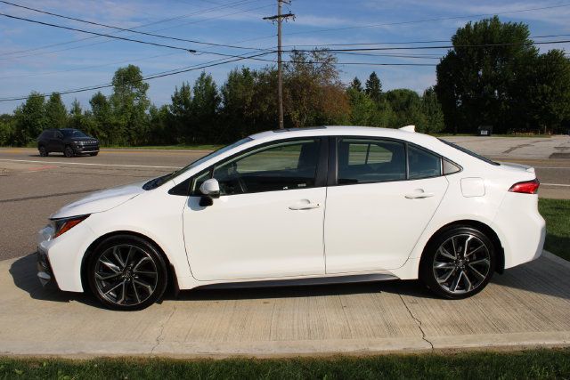 Used 2022 Toyota Corolla SE w/ SE Premium Package FWD image 25