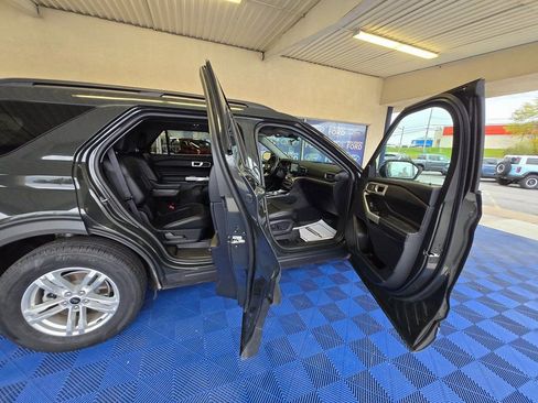Used 2022 Ford Explorer XLT w/ Equipment Group 202A image 31