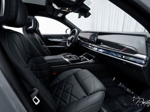 Used 2023 BMW 740i 740i w/ Parking Assistance Package image 41