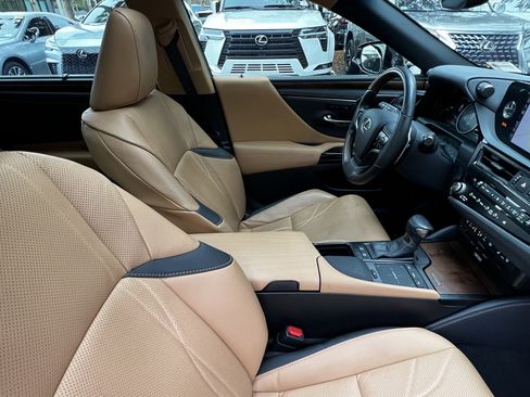 Used 2022 Lexus ES 300h Ultra Luxury image 48