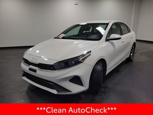 Used 2024 Kia Forte LXS image 4