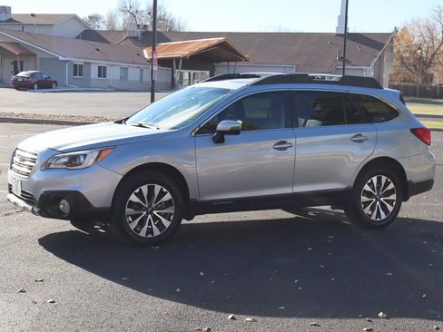 Used 2017 Subaru Outback 3.6R Limited image 10
