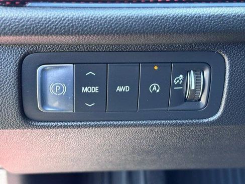 Used 2024 Chevrolet Traverse Z71 AWD/4WD image 20