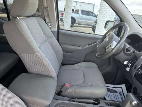 Used 2019 Nissan Frontier SV w/ Value Truck Package image 10