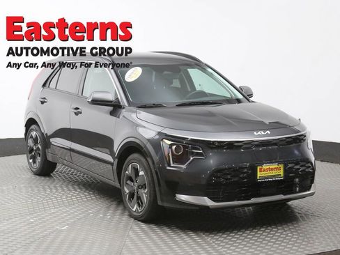 Used 2023 Kia Niro Wind w/ Wind Preserve Package image 3