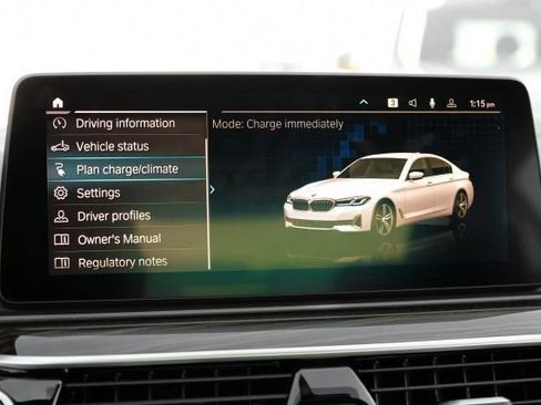 Used 2023 BMW 530e image 37