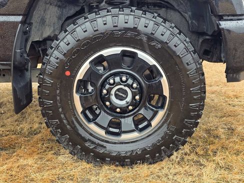 Used 2026 Ford F250 Platinum w/ Tremor Off-Road Package AWD/4WD image 9