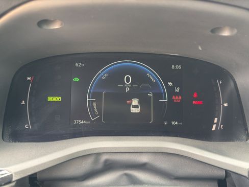 Used 2025 Toyota Camry SE FWD image 13