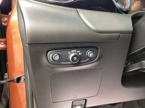 Used 2020 Buick Encore GX Essence image 20