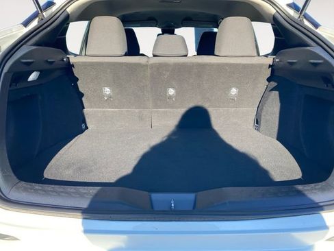 Used 2021 Toyota C-HR LE image 31