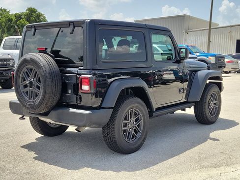 Used 2024 Jeep Wrangler Sport AWD/4WD image 5