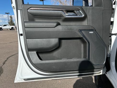 Used 2024 Chevrolet Silverado 2500 LTZ w/ LTZ Plus Package image 34