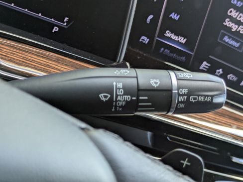 Used 2022 Cadillac Escalade Luxury image 20