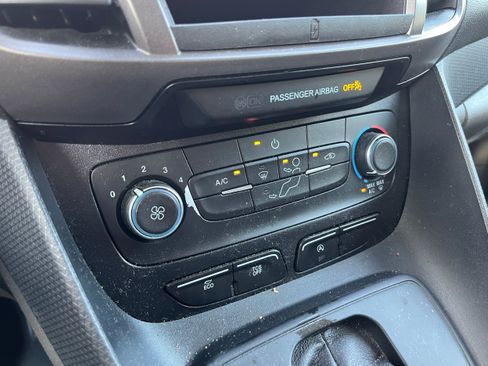 Used 2020 Ford Transit Connect XL FWD image 15