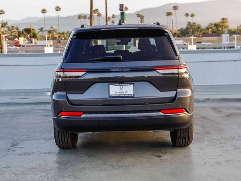 New 2026 Jeep Grand Cherokee Altitude RWD image 8