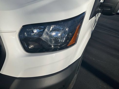 New 2026 Ford Transit 250 148 Medium Roof RWD image 9