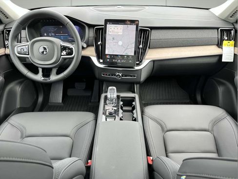 New 2026 Volvo XC90 B6 Plus w/ Protection Package Premier image 2