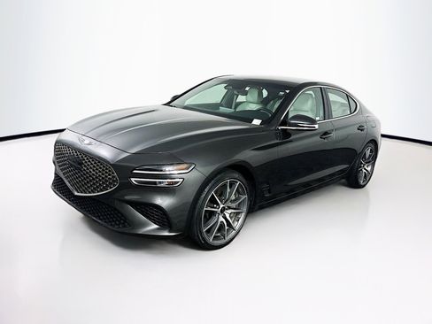Used 2025 Genesis G70 2.5T image 3