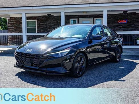 Used 2022 Hyundai Elantra SEL w/ Convenience Package FWD image 12