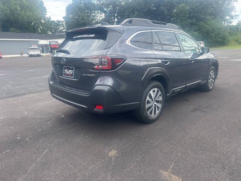 Used 2023 Subaru Outback Premium AWD/4WD image 9