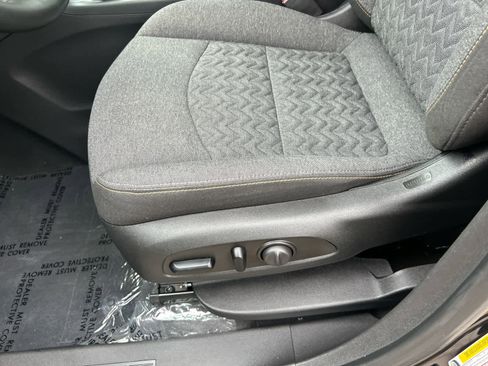 Used 2023 Chevrolet Equinox LT image 12