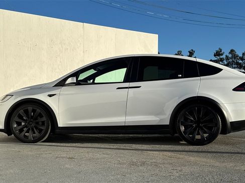 Used 2023 Tesla Model X image 7