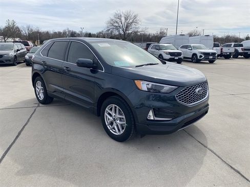 Used 2023 Ford Edge SEL w/ Convenience Package image 3