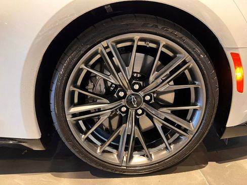 Used 2022 Chevrolet Camaro ZL1 image 10