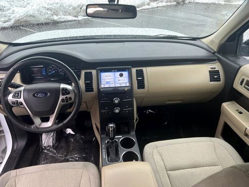 Used 2019 Ford Flex SEL image 40