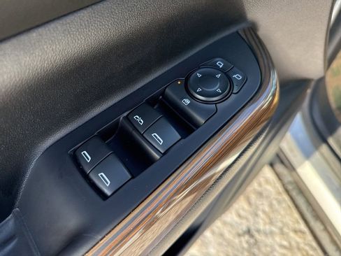 Used 2019 GMC Acadia SLE image 19