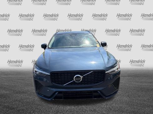 Used 2023 Volvo XC60 B5 Ultimate w/ Climate Package image 3