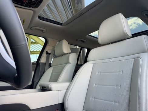 Used 2024 Hyundai Santa Fe Calligraphy image 28