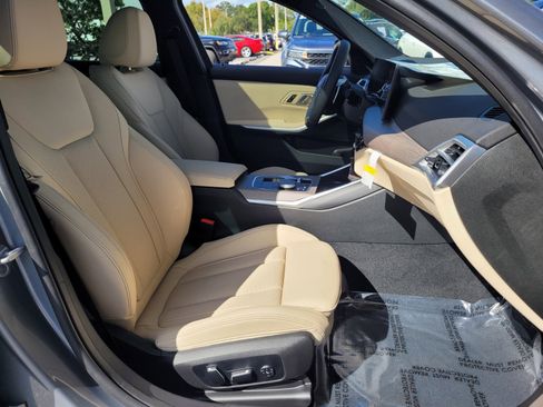 Used 2026 BMW 330i xDrive Sedan w/ Premium Package image 17