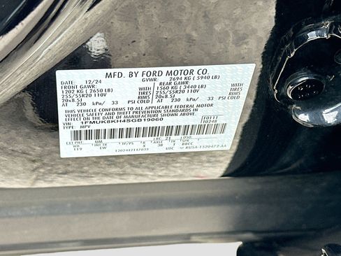 Used 2025 Ford Explorer ST-Line AWD/4WD image 32