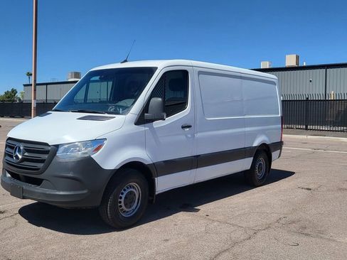 Used 2021 Mercedes-Benz Sprinter 1500 image 4
