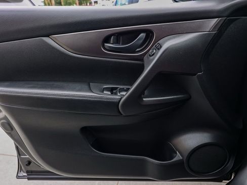 Used 2018 Nissan Rogue Sport S w/ S Appearance Package image 28