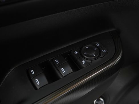 Used 2023 GMC Acadia SLT w/ Elevation Edition image 25