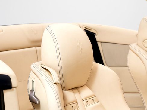 Used 2010 Ferrari California image 63