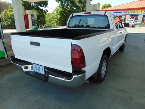 Used 2015 Toyota Tacoma 2WD Access Cab image 16