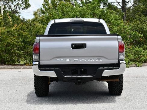 Used 2020 Toyota Tacoma TRD Off-Road AWD/4WD image 32