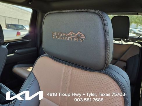 Used 2024 Chevrolet Silverado 1500 High Country w/ High Country Premium Package AWD/4WD image 23