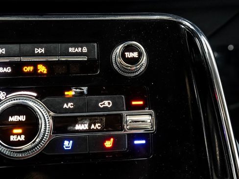 Used 2020 Lincoln Navigator L Black Label w/ Cargo Convenience Package image 23