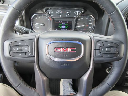 Certified 2020 GMC Sierra 1500 AT4 w/ AT4 Premium Package image 29