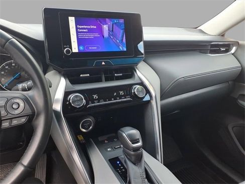 Used 2023 Toyota Venza LE image 20