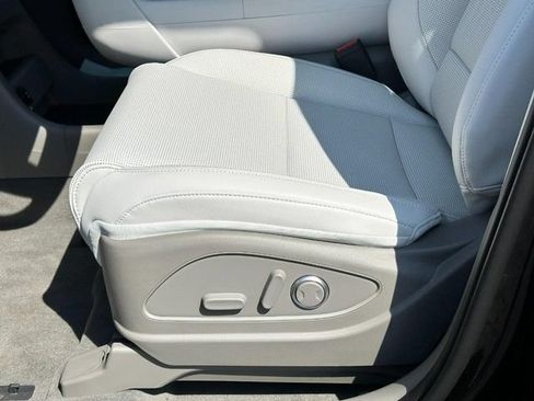Used 2026 Hyundai Palisade SEL FWD image 11