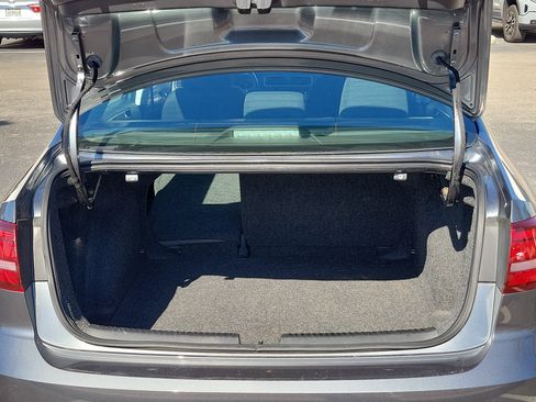 Used 2018 Volkswagen Jetta S image 5