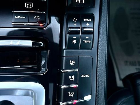 Used 2018 Porsche Cayenne AWD/4WD image 23