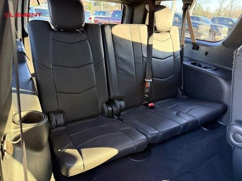 Used 2019 Cadillac Escalade ESV Platinum image 17